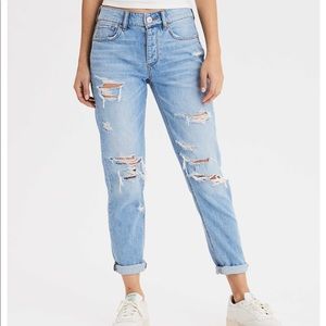 American Eagle Tom Girl Lt Wash Jeans size 2